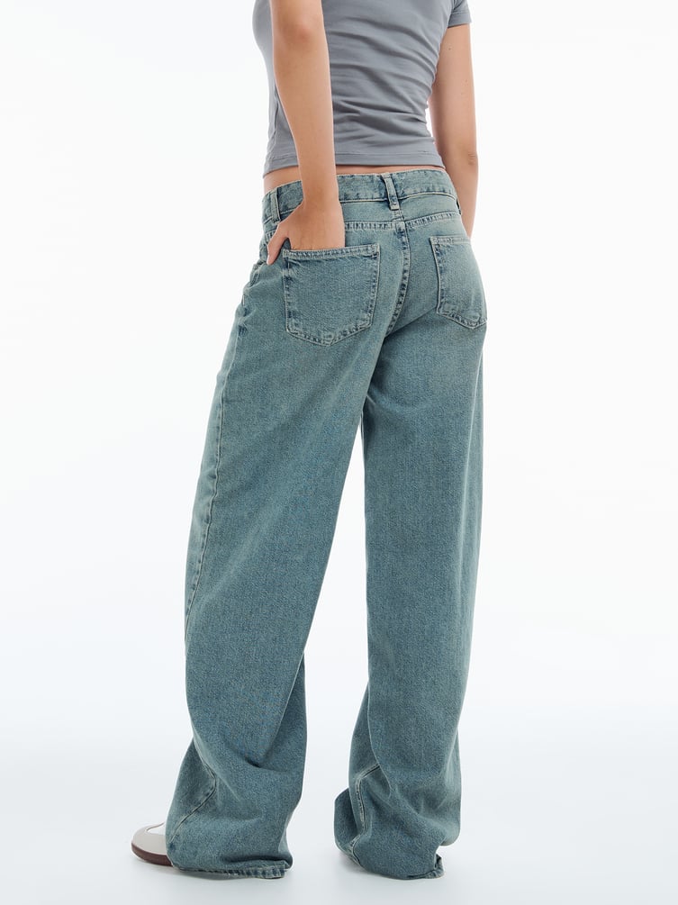 Джинсы багги с вареным эффектом