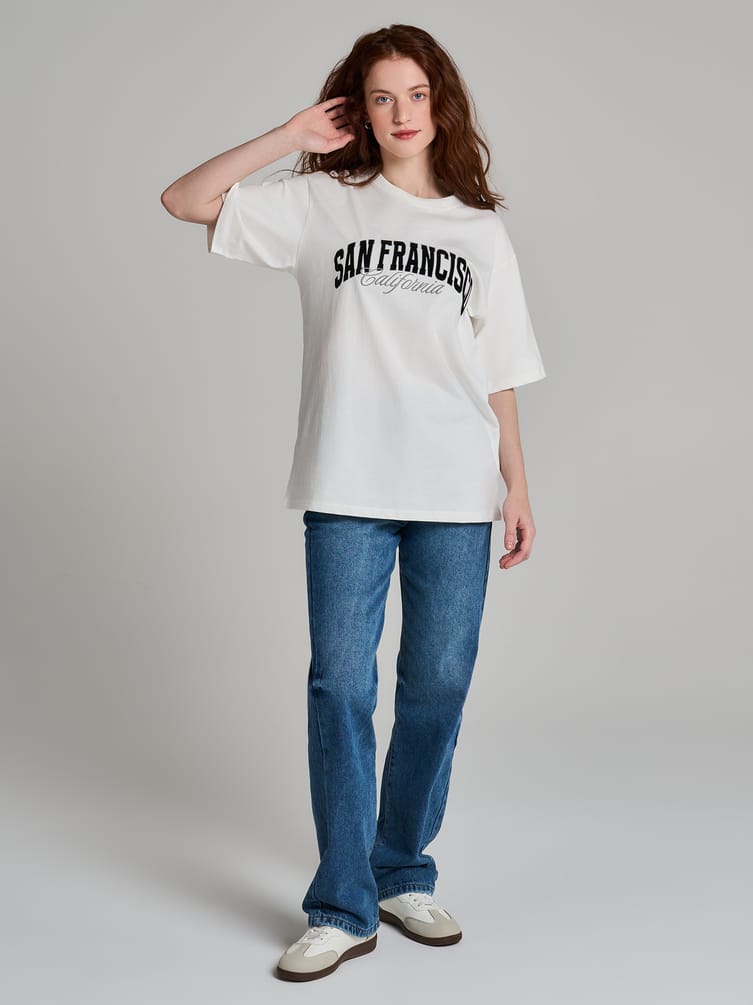 Хлопковая футболка оверсайз с вышивкой надписи