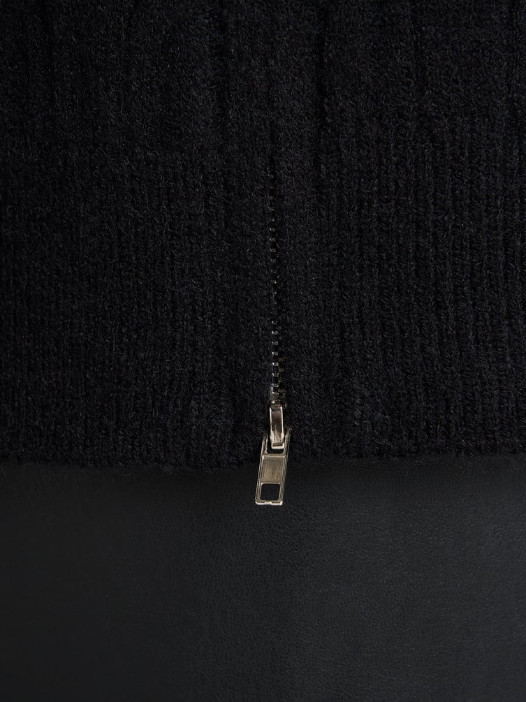 Кардиган на молнии с вышивкой