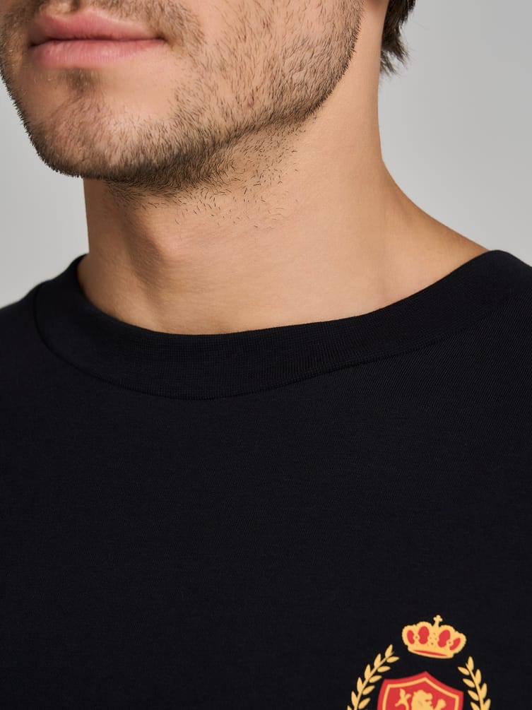 Футболка с надписью Confident