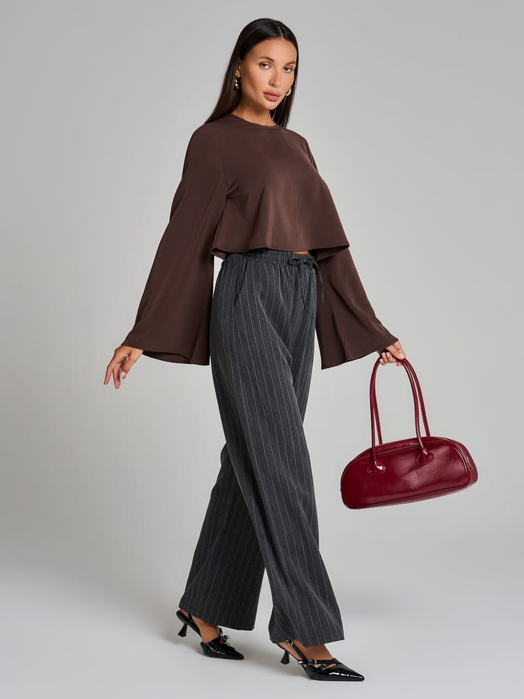 Блузка офисная нарядная с рукавом клеш