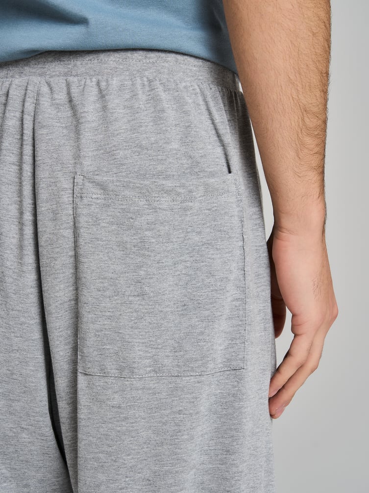 Пижама с футболкой и брюками