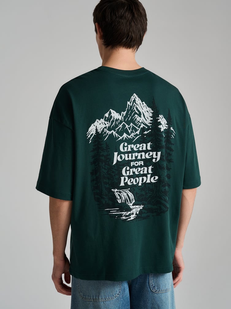 Футболка оверсайз с принтом гор на спине