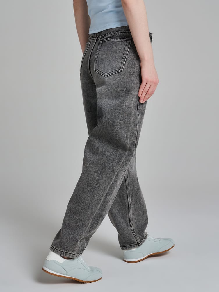 Джинсы Mom fit  с завышенной талией