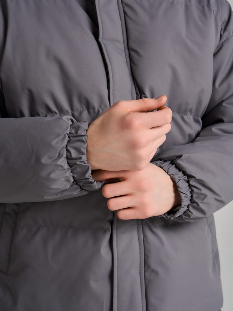 Куртка зимняя с капюшоном на синтепоне