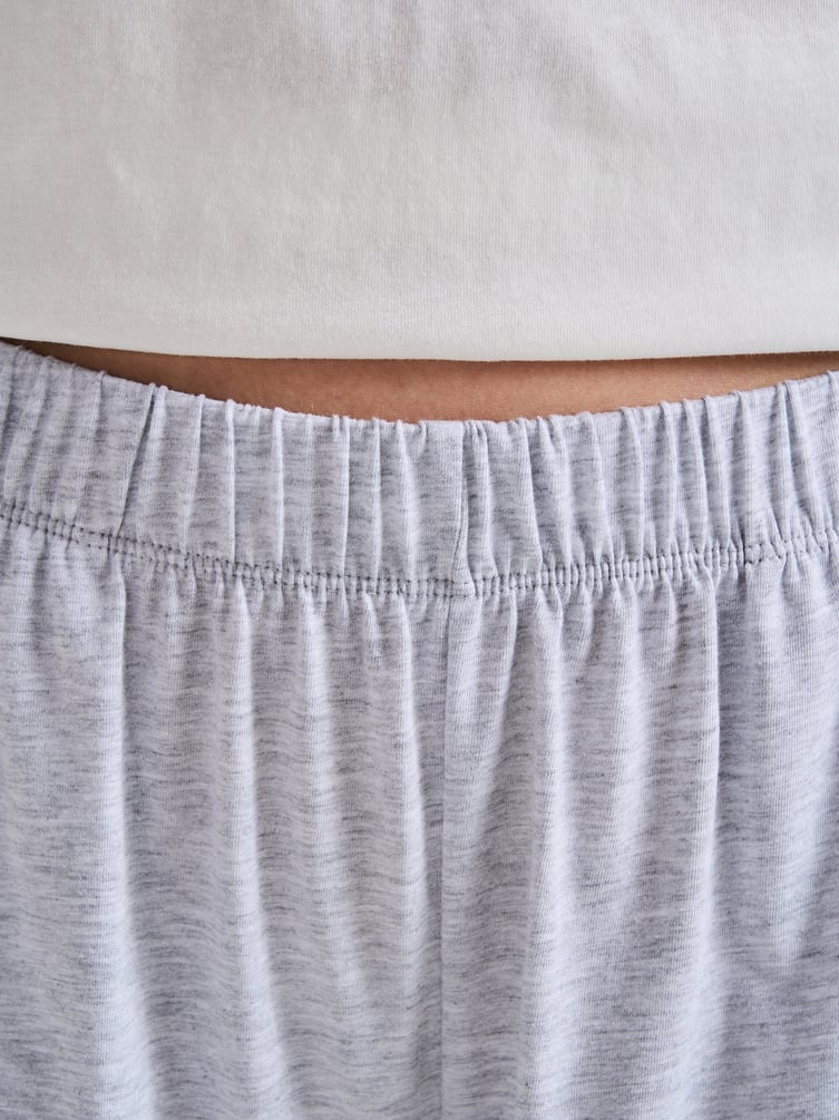 Пижама с надписью и брюками