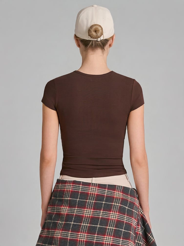 Приталенная футболка с драпировкой