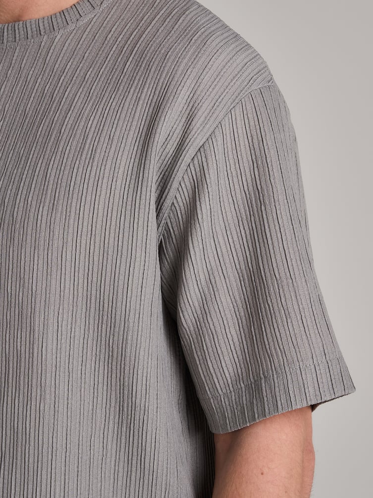 Футболка летняя из жатой ткани