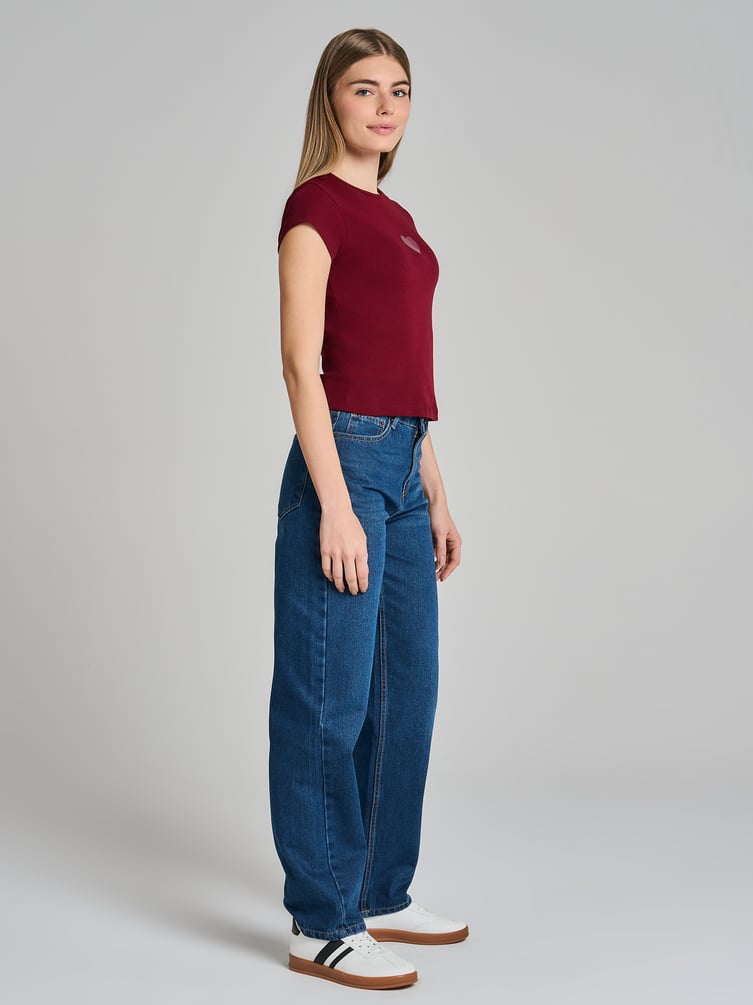 Футболка приталенная с надписью