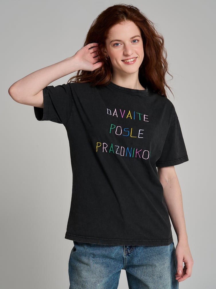 Футболка с праздничным принтом