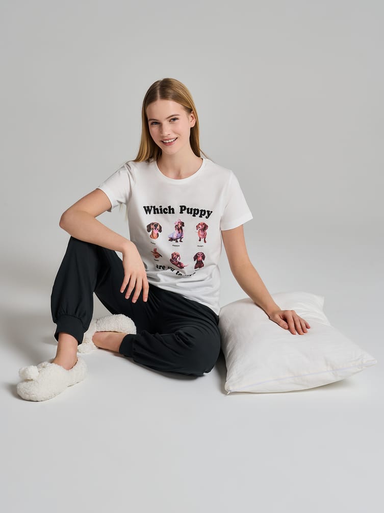 Пижама с принтом и брюками