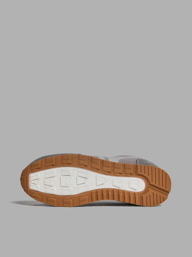 Кроссовки низкие классические