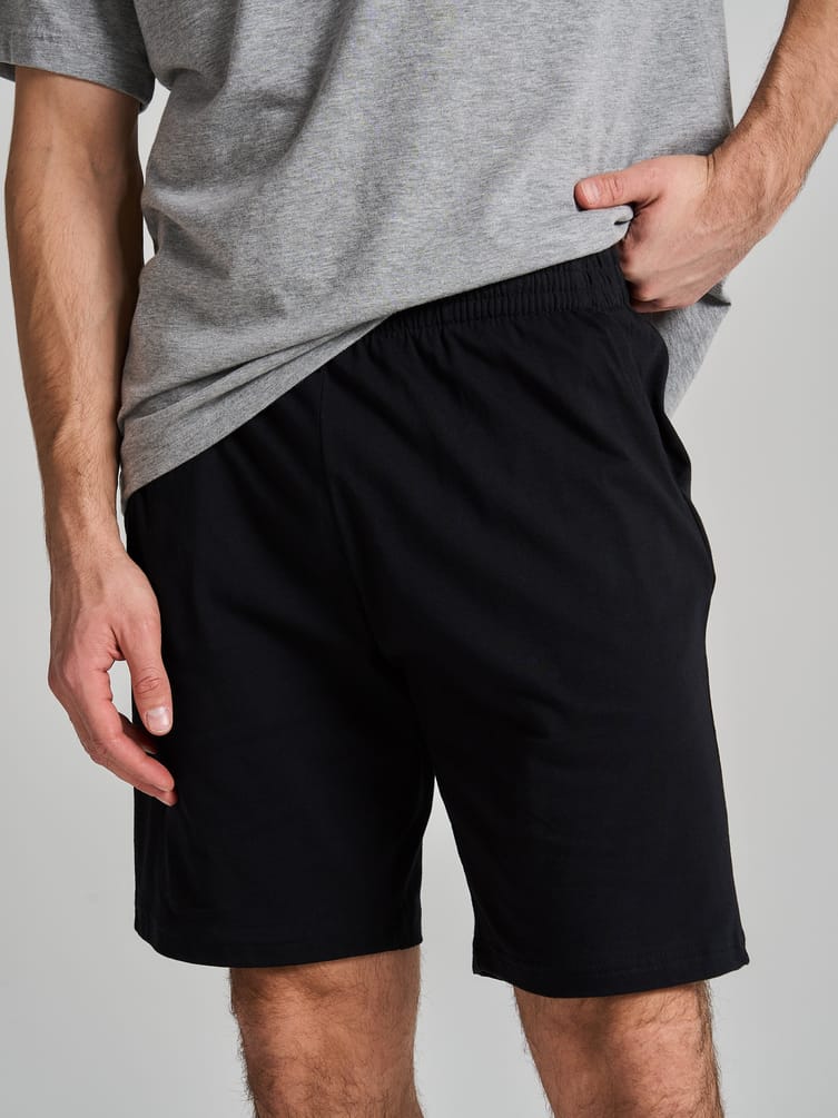 Пижама с футболкой и шортами