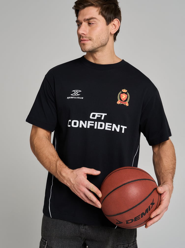 Футболка с надписью Confident