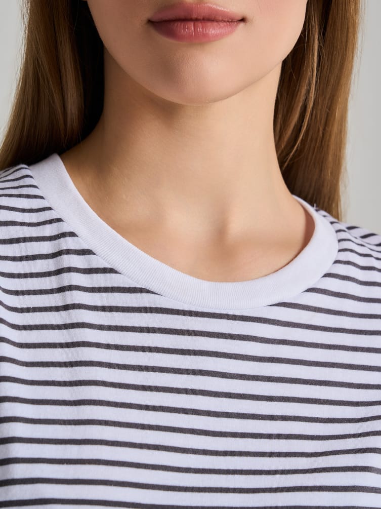 Пижама полосатая с кофтой и шортами