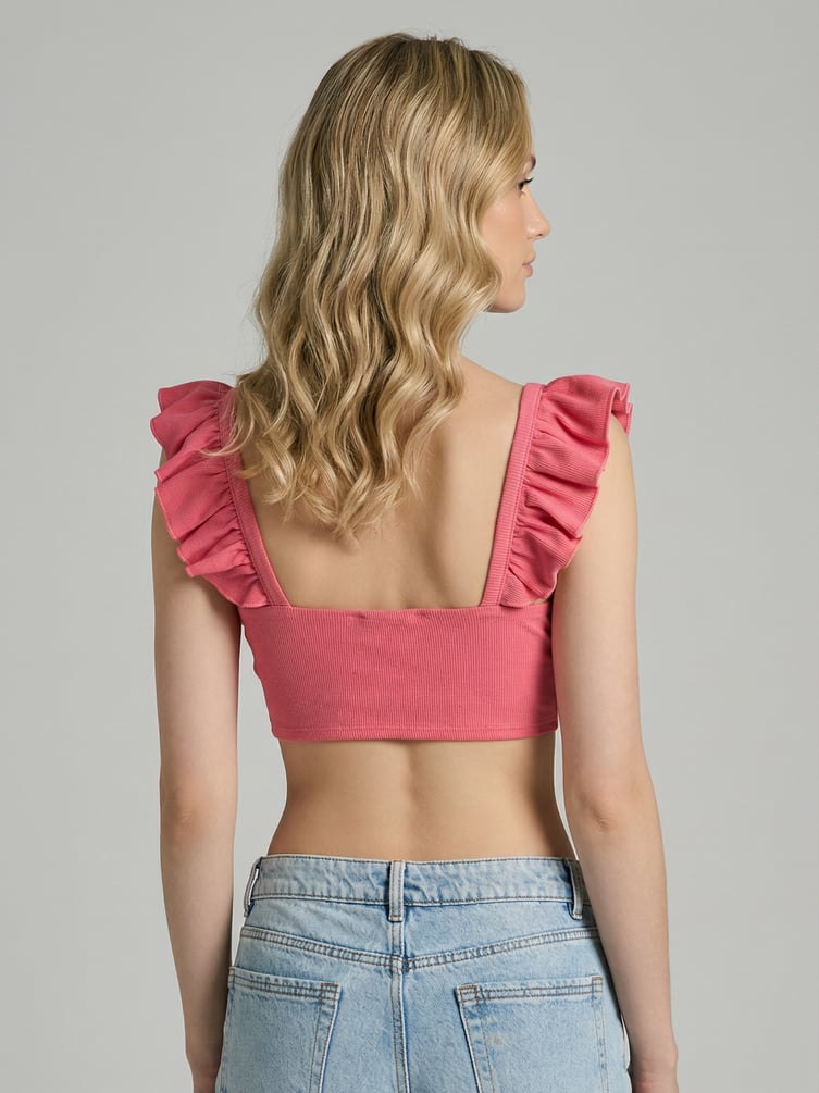 Короткий топ с рюшами на лямках