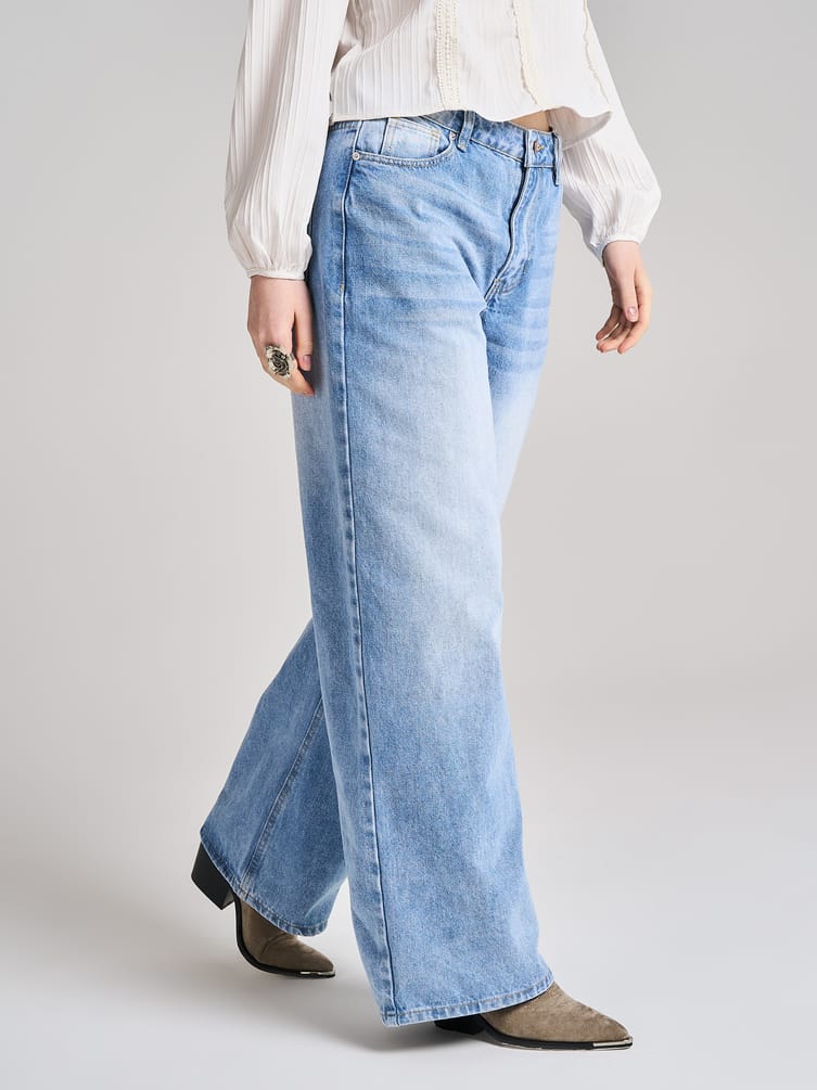 Джинсы широкие