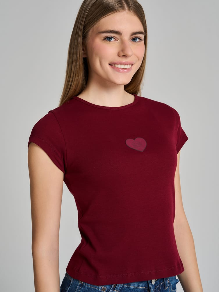 Футболка приталенная с надписью