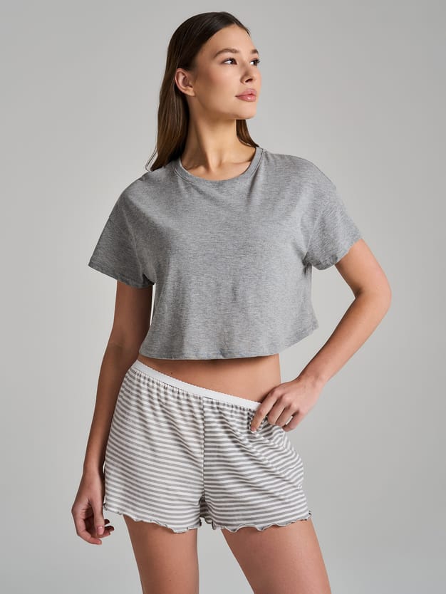 Полосатая пижама с футболкой и шортами