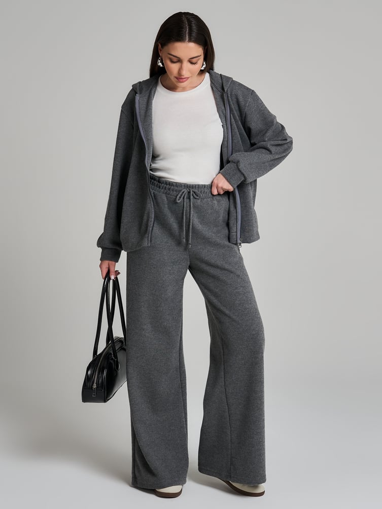 Брюки трикотажные широкие