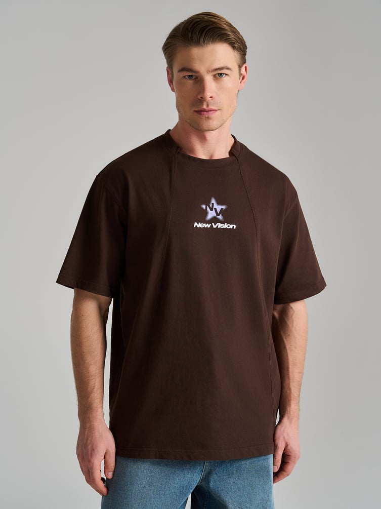 Футболка со стрелками и принтом