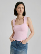 Майка укороченная на широких бретелях