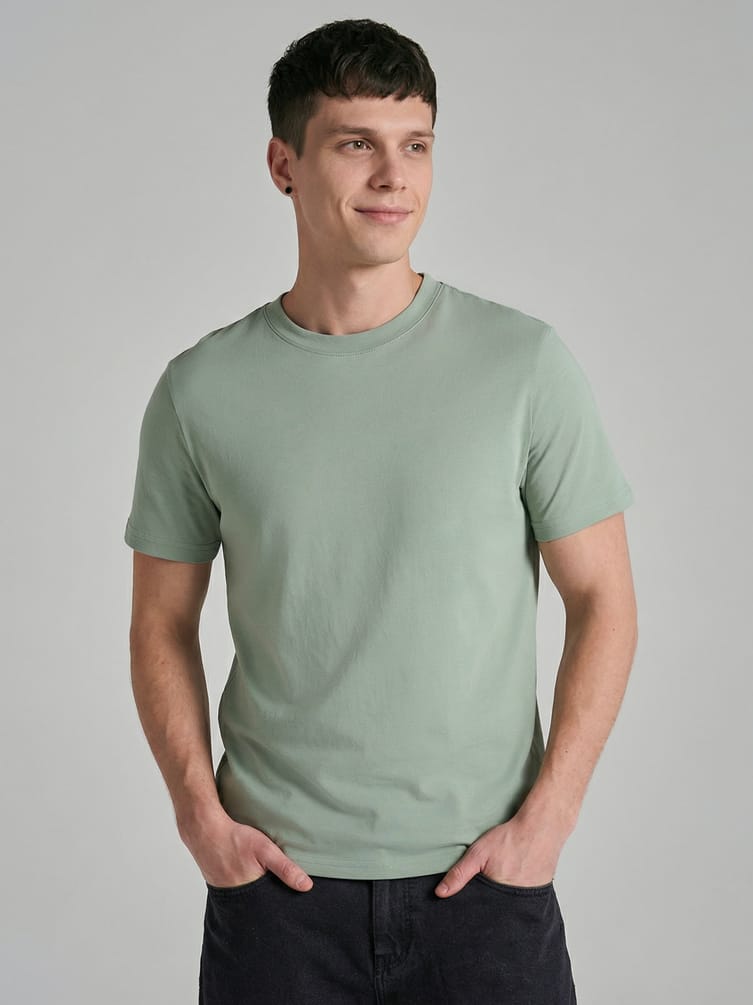 Плотная базовая классическая футболка