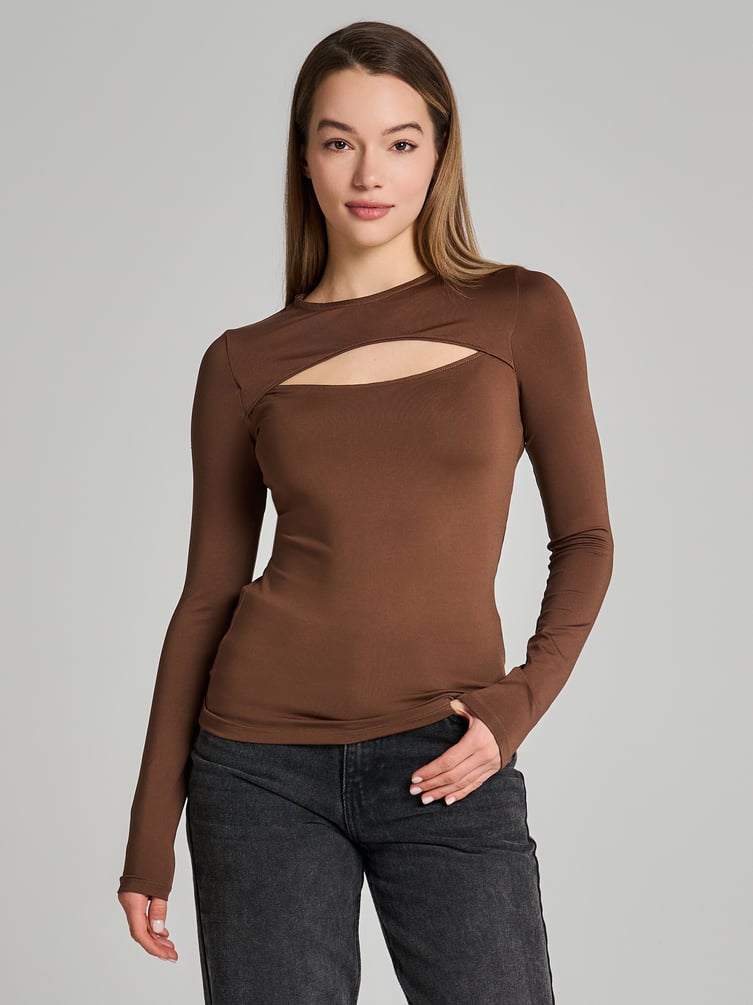 Лонгслив приталенный с вырезом