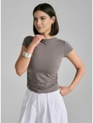 Приталенная футболка с драпировкой