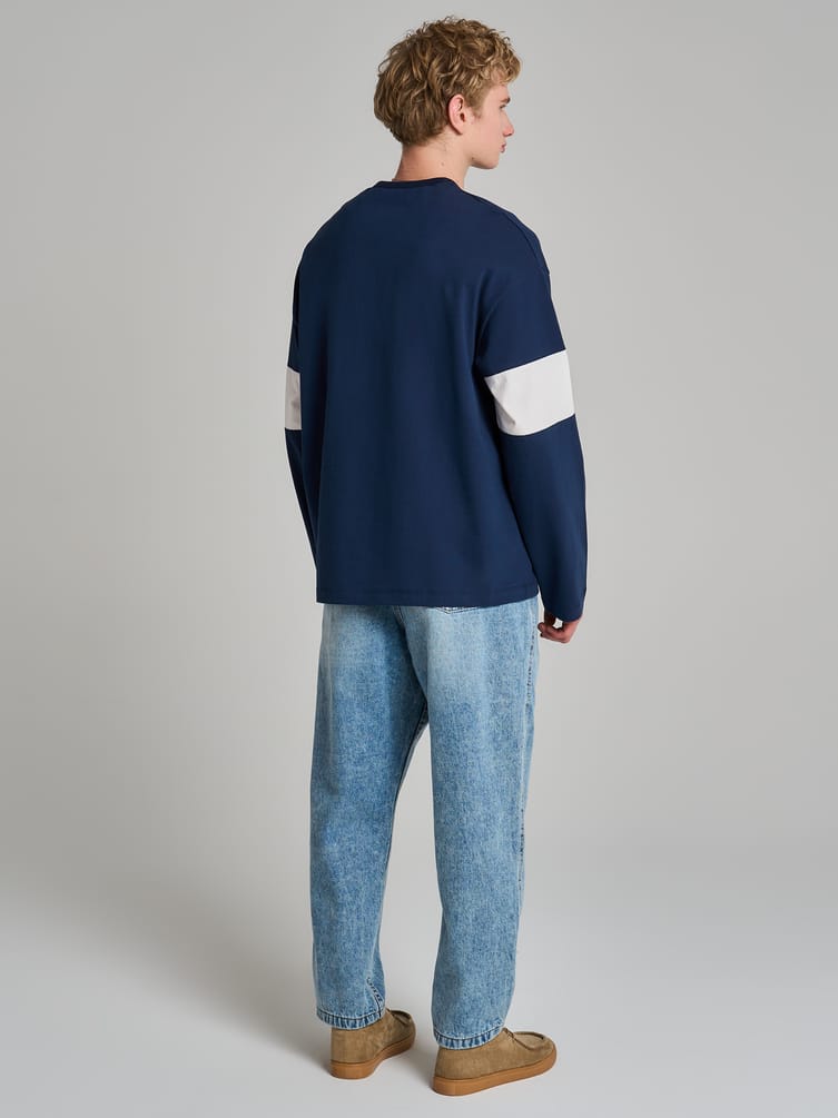 Лонгслив оверсайз с надписью