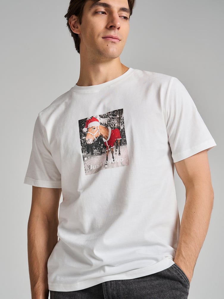 Футболка с новогодним принтом
