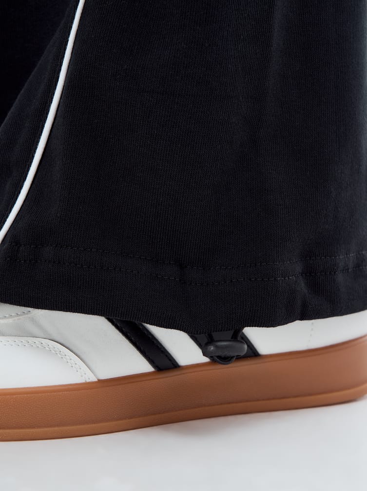 Спортивные брюки оверсайз с лампасами