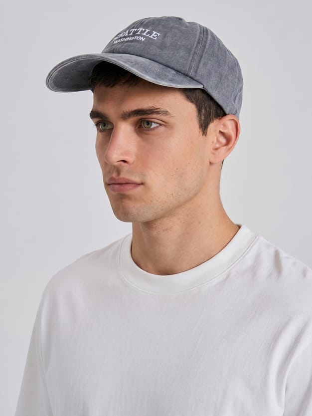 Бейсболка джинсовая с надписью