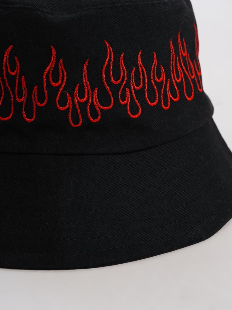 Панама с принтом огня