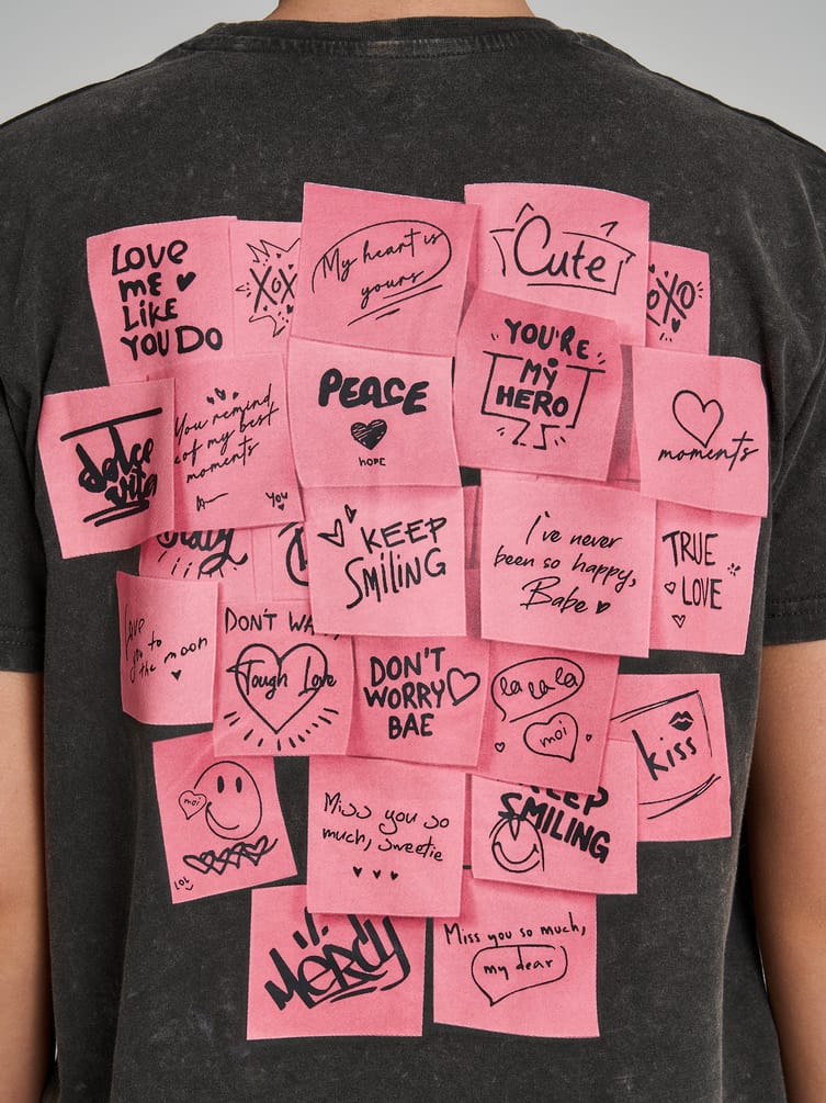 Футболка с вареным эффектом и принтом