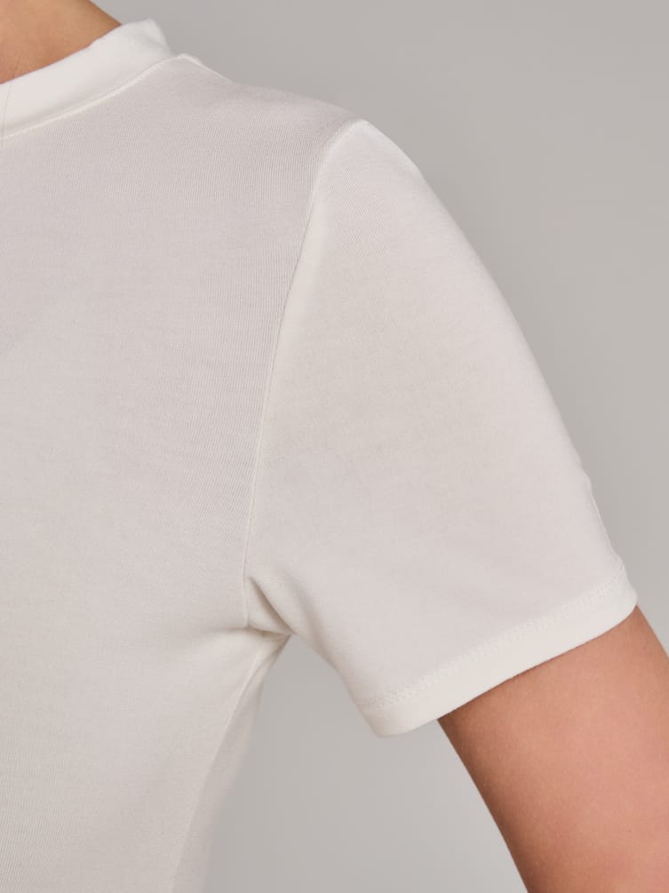 Футболка приталенная из вискозы