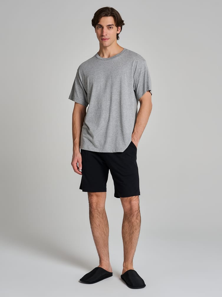 Пижама с футболкой и шортами