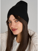 Трикотажная демисезонная шапка