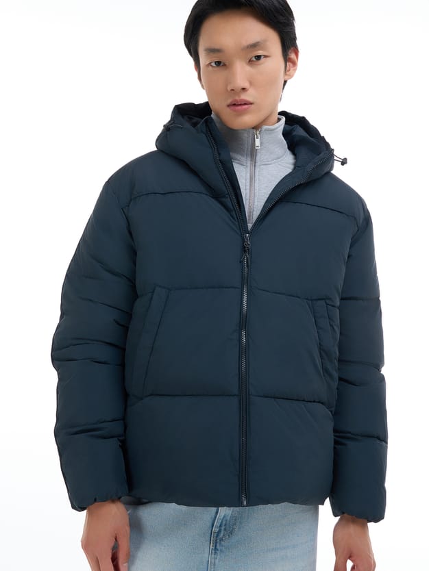 Демисезонная куртка на синтепоне с капюшоном