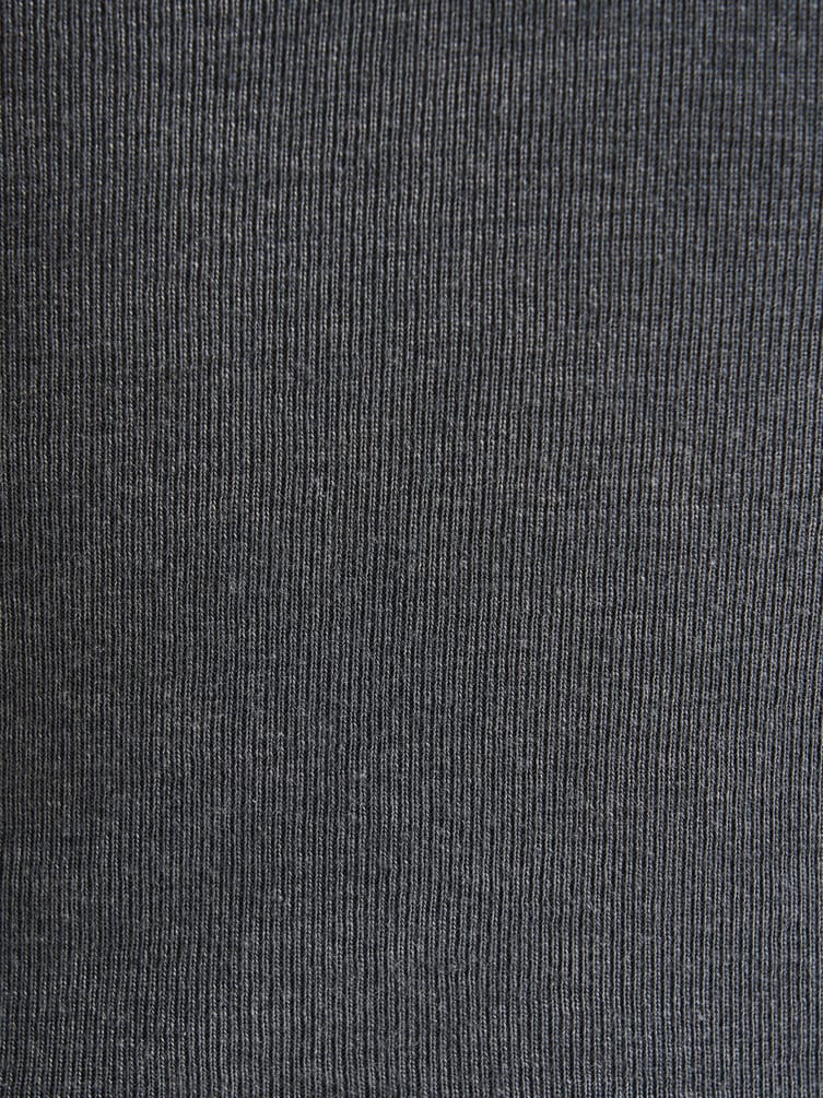 Майка в рубчик на широких бретелях