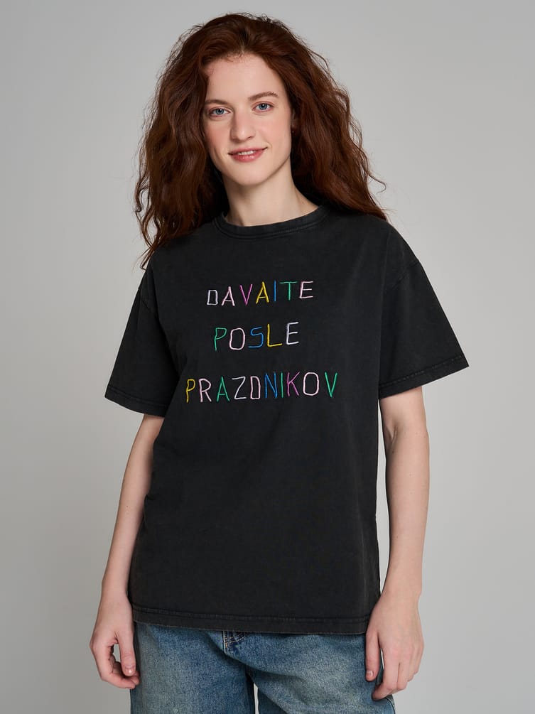 Футболка с праздничным принтом