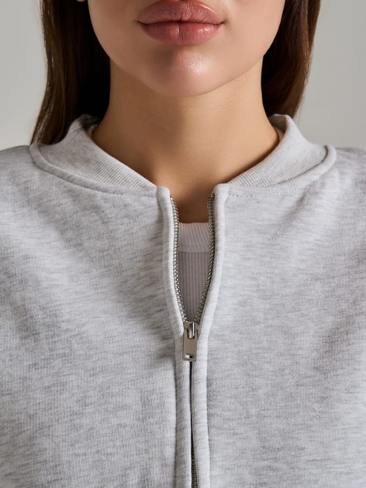 Толстовка бомбер укороченная