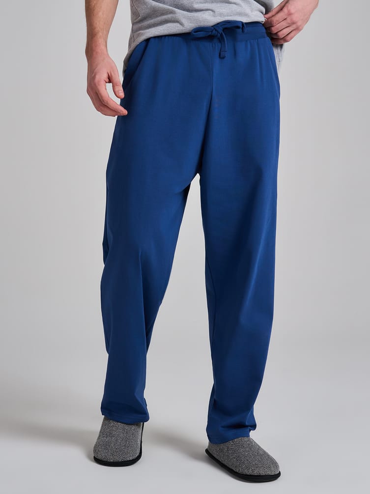 Пижама с футболкой и брюками