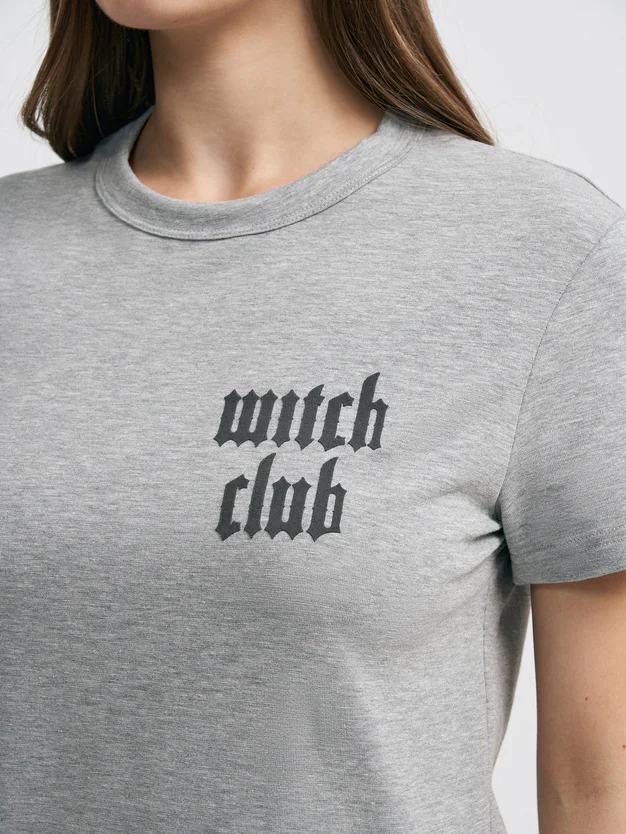 Классическая футболка с надписью Witch club