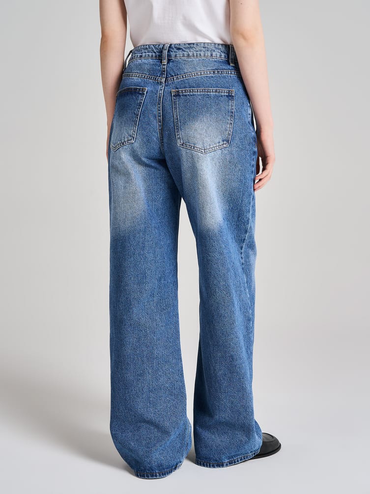 Джинсы широкие