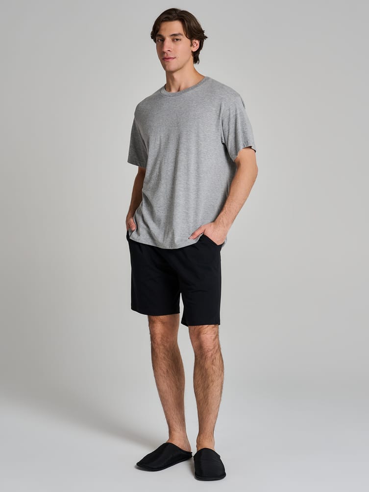 Пижама с футболкой и шортами