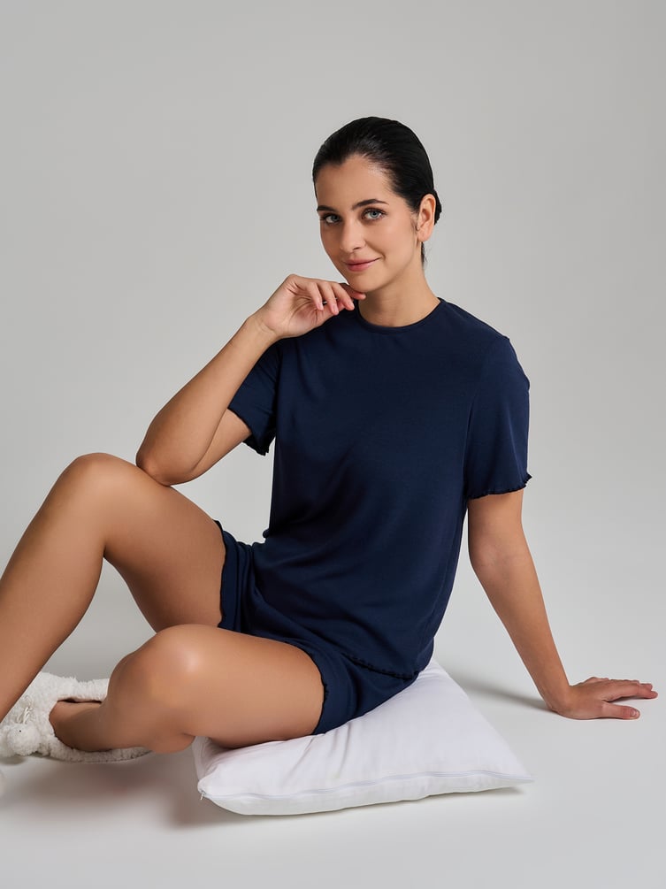 Пижама в рубчик с футболкой и шортами