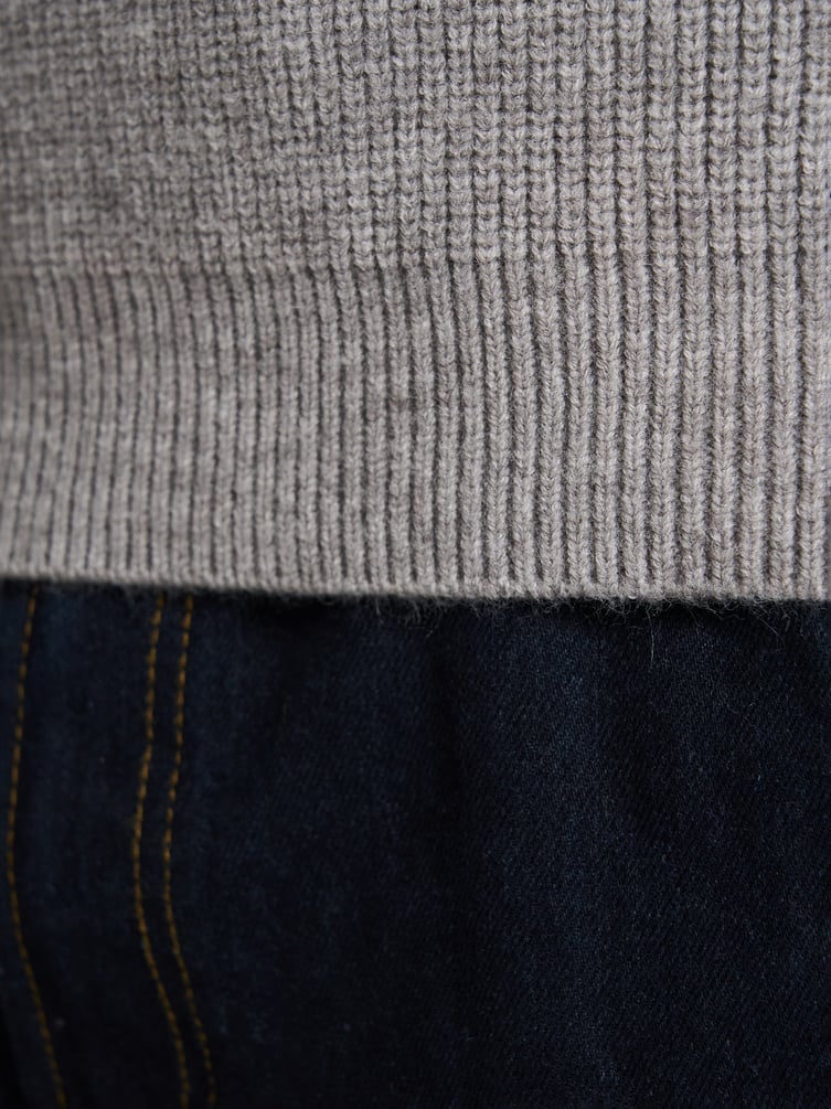 Джемпер вязаный теплый