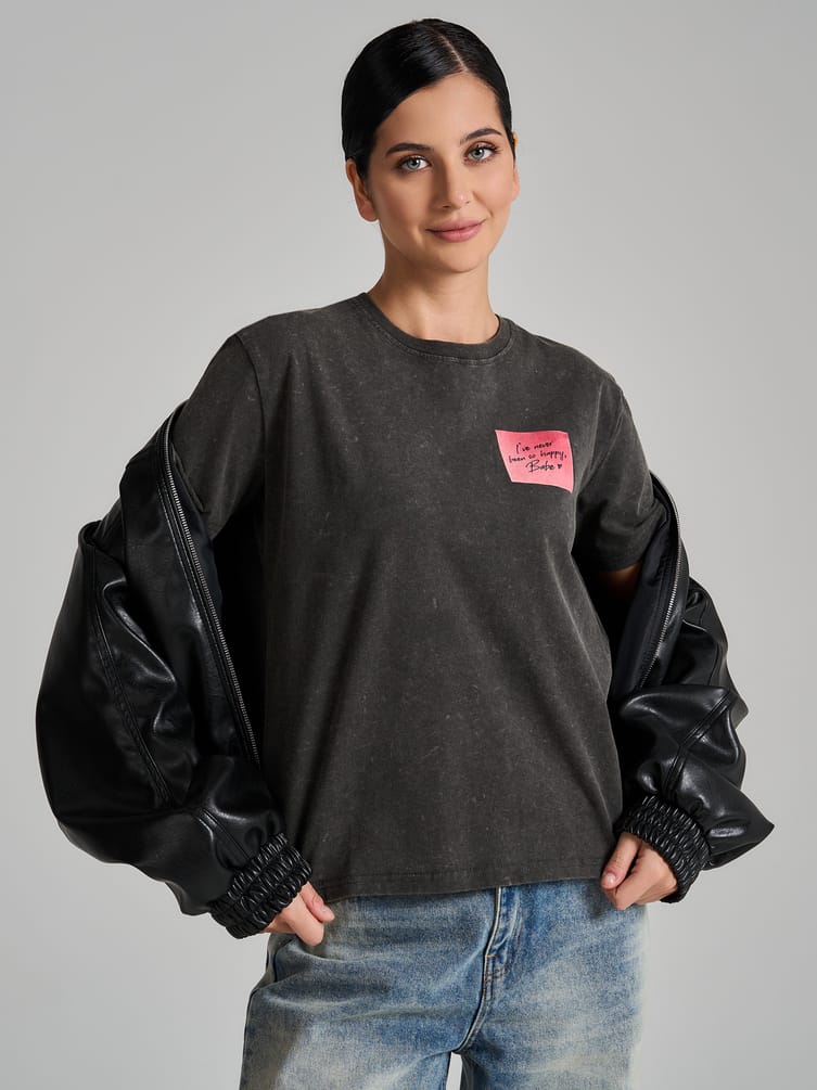 Футболка с вареным эффектом и принтом