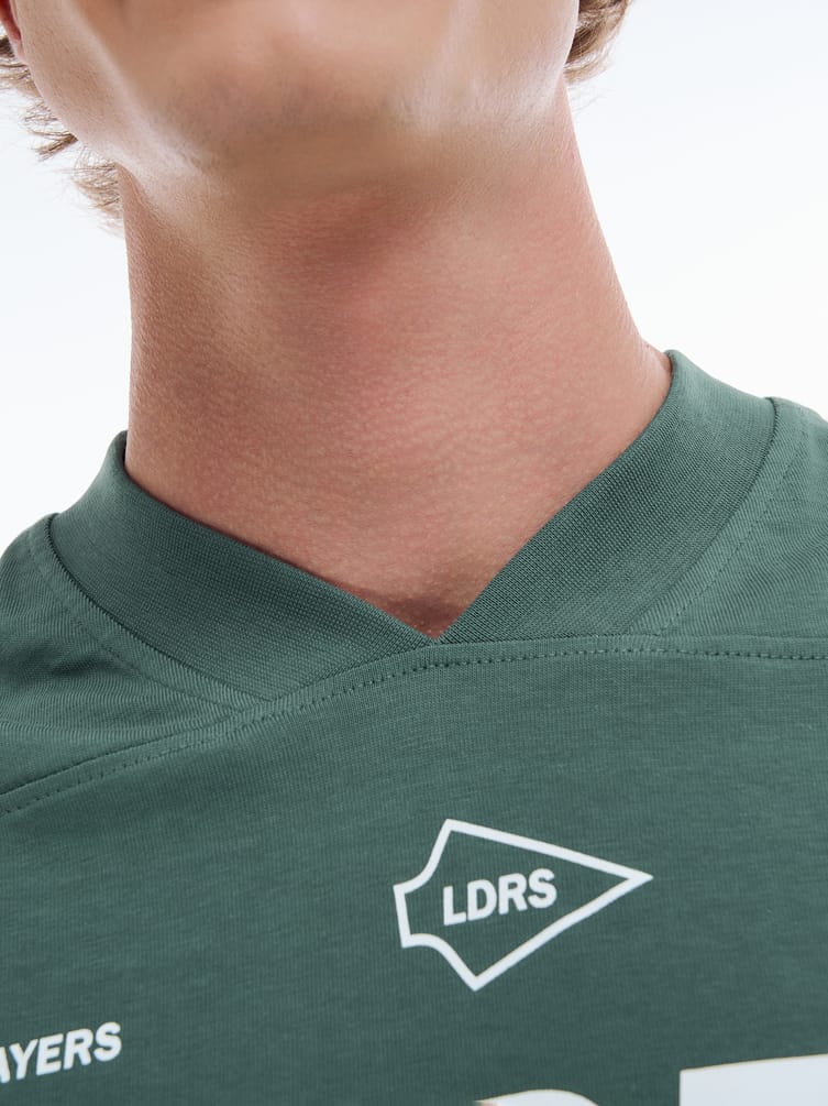 Спортивная футболка с надписью Leader